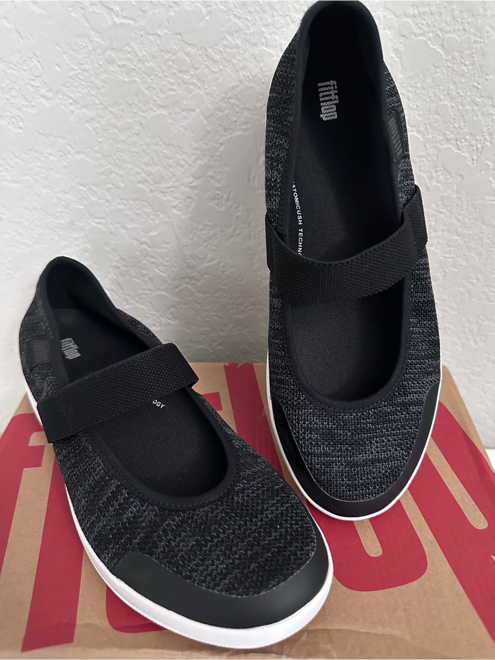 FitFlop Uberknit Mary Jane Slip-On Sneaker Women’s Size 9 Black/Soft Gray